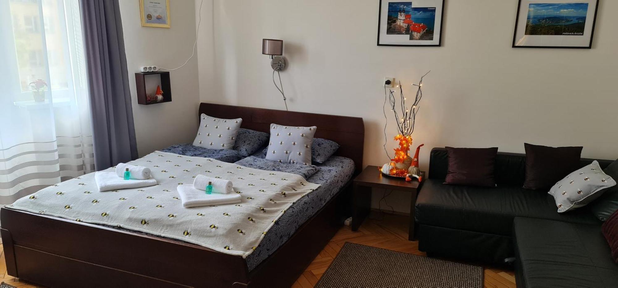 Bumblebee Apartment With Ac Budapest Bagian luar foto