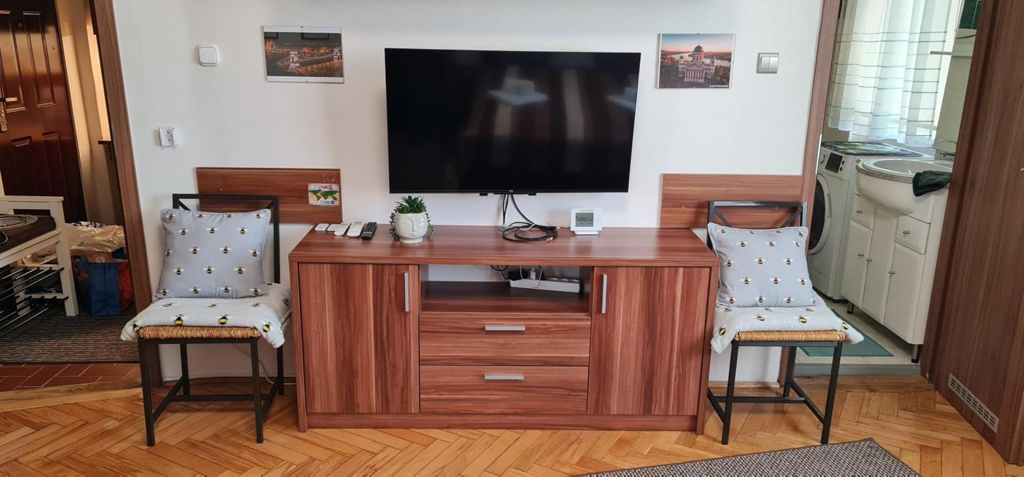 Bumblebee Apartment With Ac Budapest Bagian luar foto